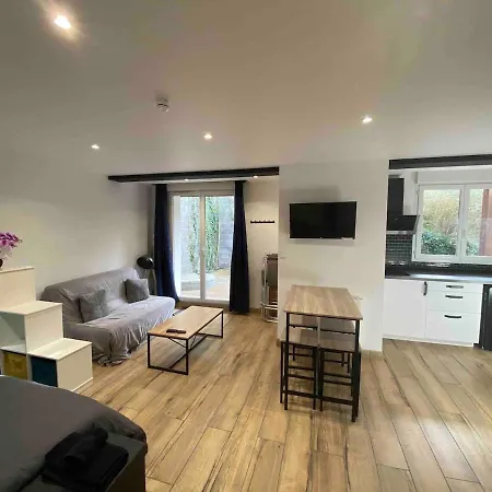 Fully Equipped Studio4 People 1 Bed And 1 Sofa Bed *